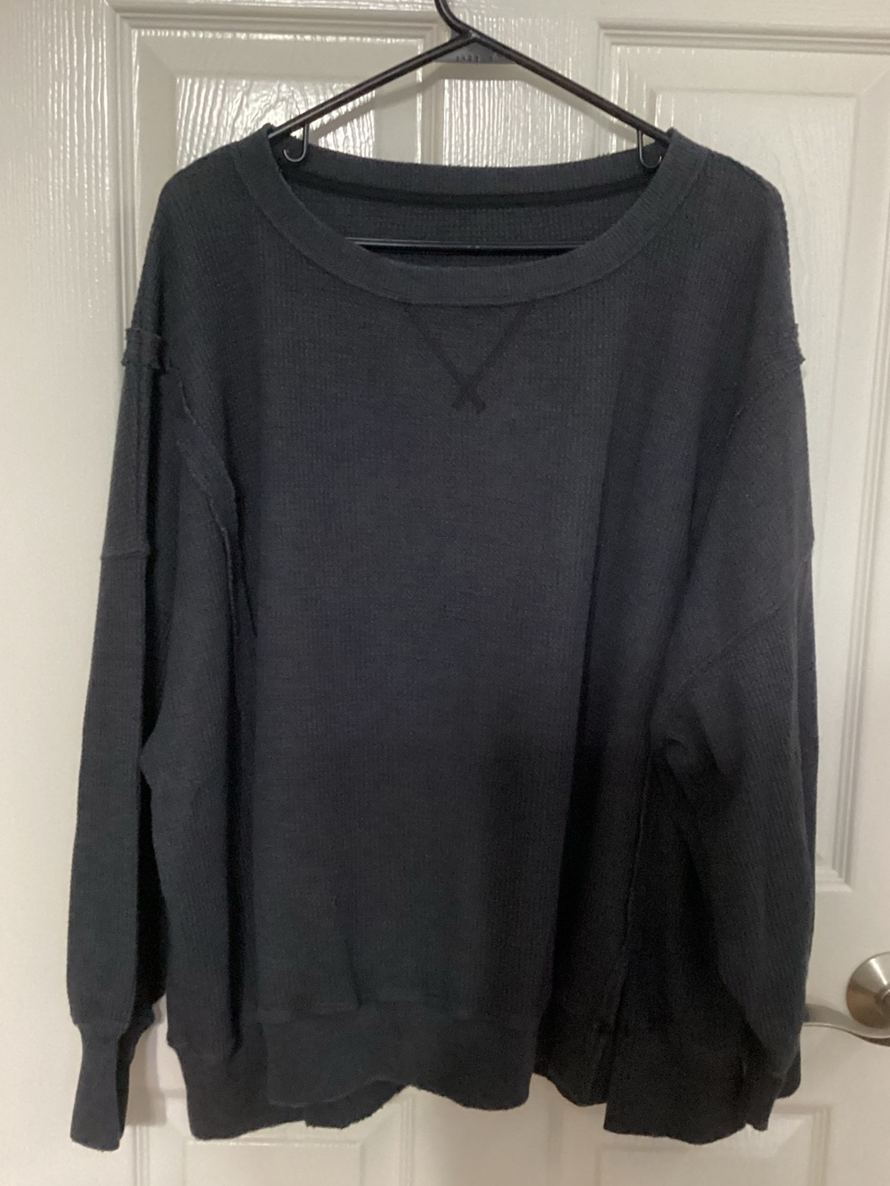 American Eagle Dark Grey This Feels Seriously Lived In Thermal Women’s Medium
